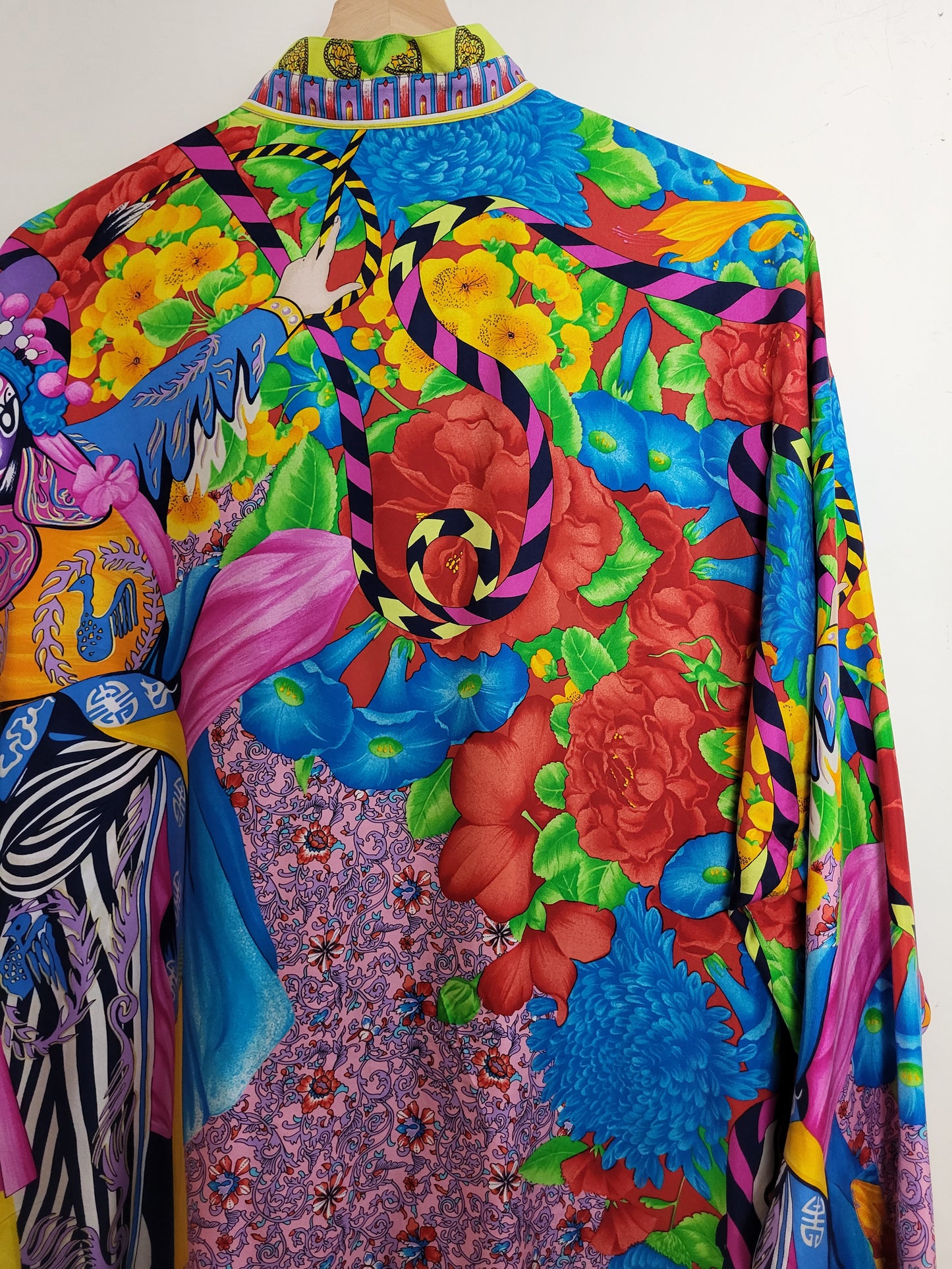 Original/Auth GIANNI VERSACE Atelier- Seidenhemd - Bunt floraler Musterung und Harlekins - Gr. 48