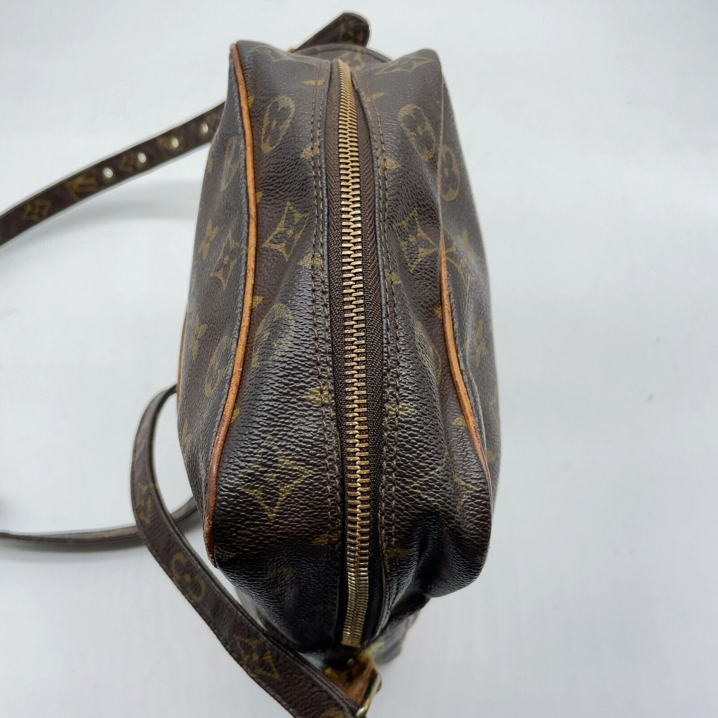 Original/Auth Louis Vuitton - Donau PM Umhängetasche - Klassisch - Monogramm