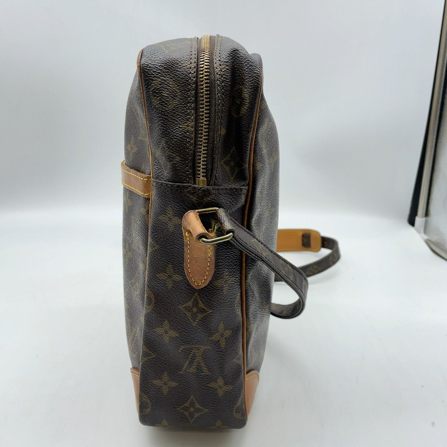 Original/Auth Louis Vuitton - Donau PM Umhängetasche - Klassisch - Monogramm