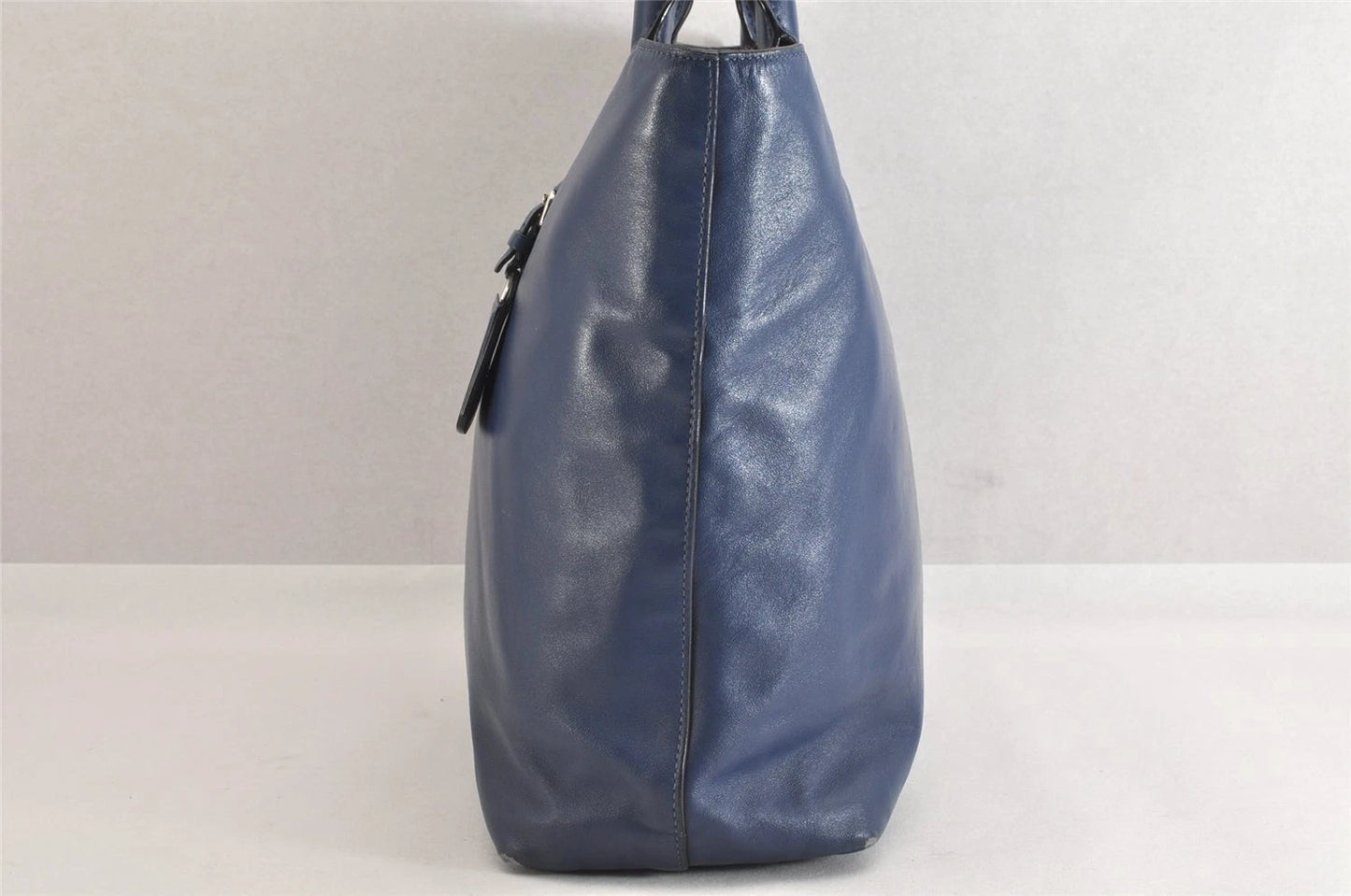 Original/Auth Prada - Schultertasche - Klassisch - Leder - Blau