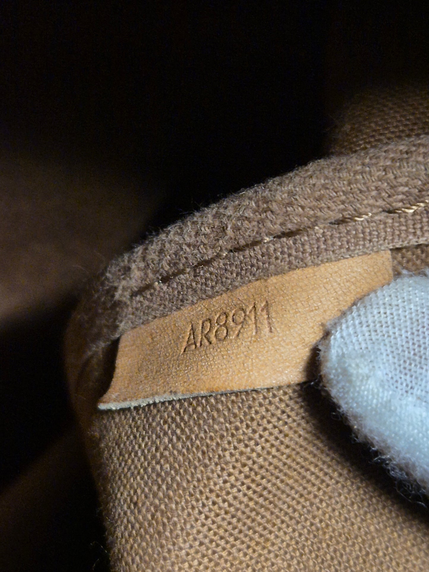 Original/Auth Louis Vuitton - Saumur 43 Schultertasche - Klassisch - Monogramm