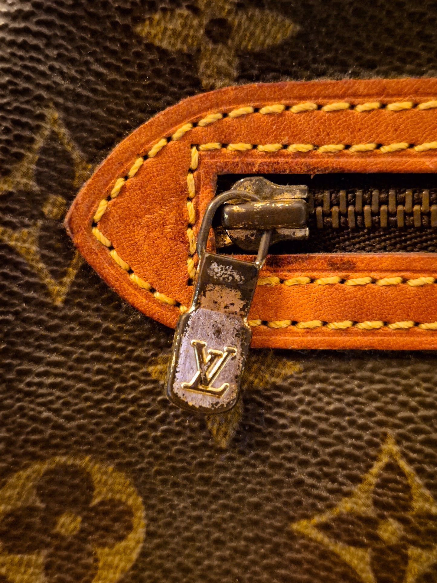Original/Auth Louis Vuitton - Marly Dragonne GM Clutch Bag - Klassisch - Monogramm