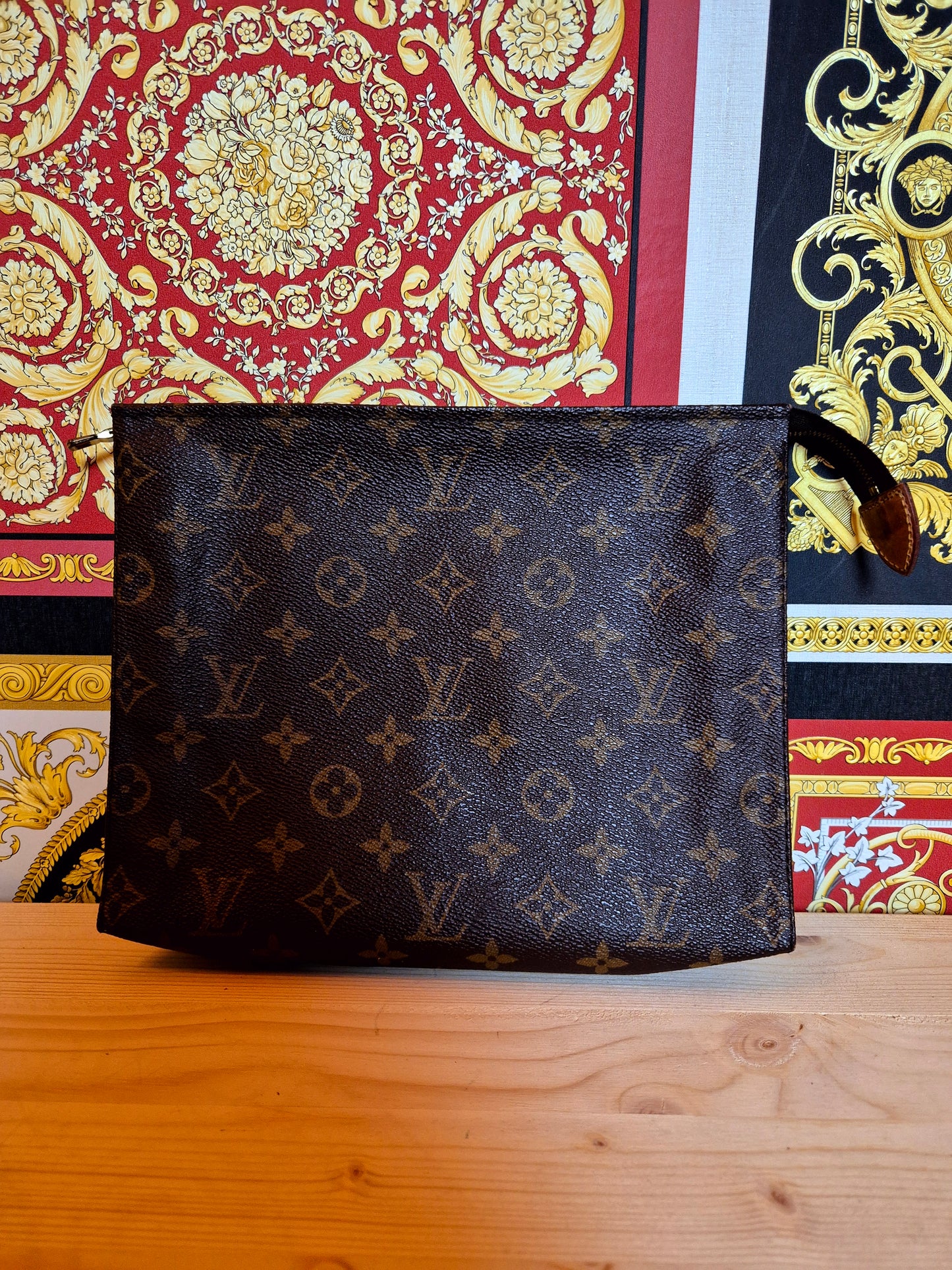 Original/Auth Louis Vuitton - Poche 26 Toilette Clutch Bag - Klassisch - Monogramm