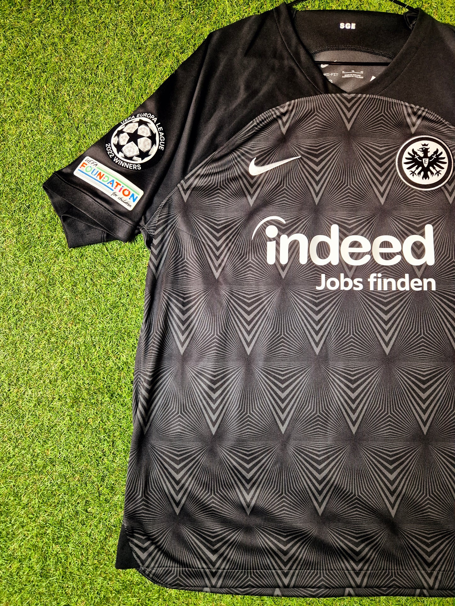 Eintracht Frankfurt - Trikot - 2022/2023 - Auswärts - XL