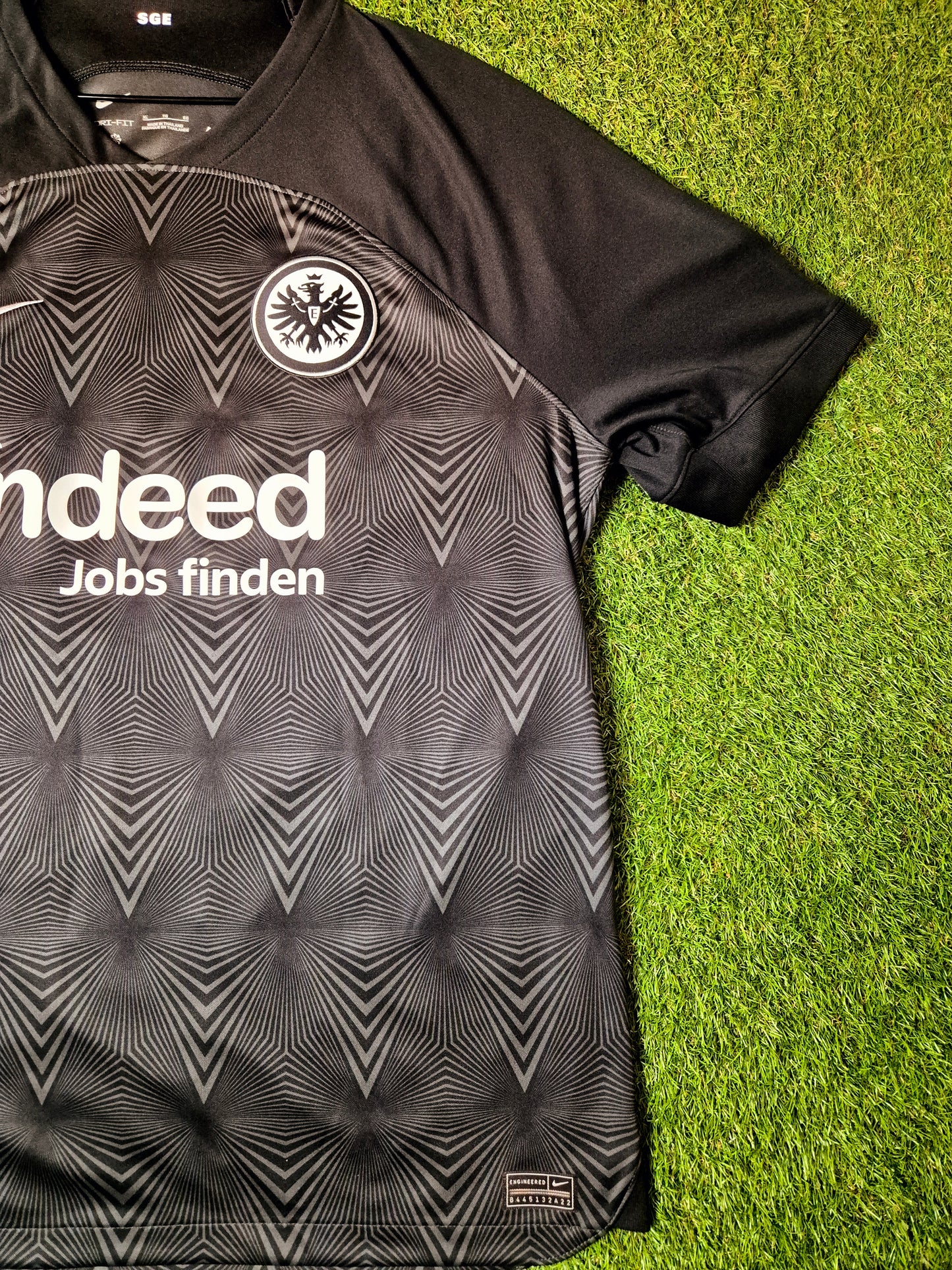 Eintracht Frankfurt - Trikot - 2022/2023 - Auswärts - XL