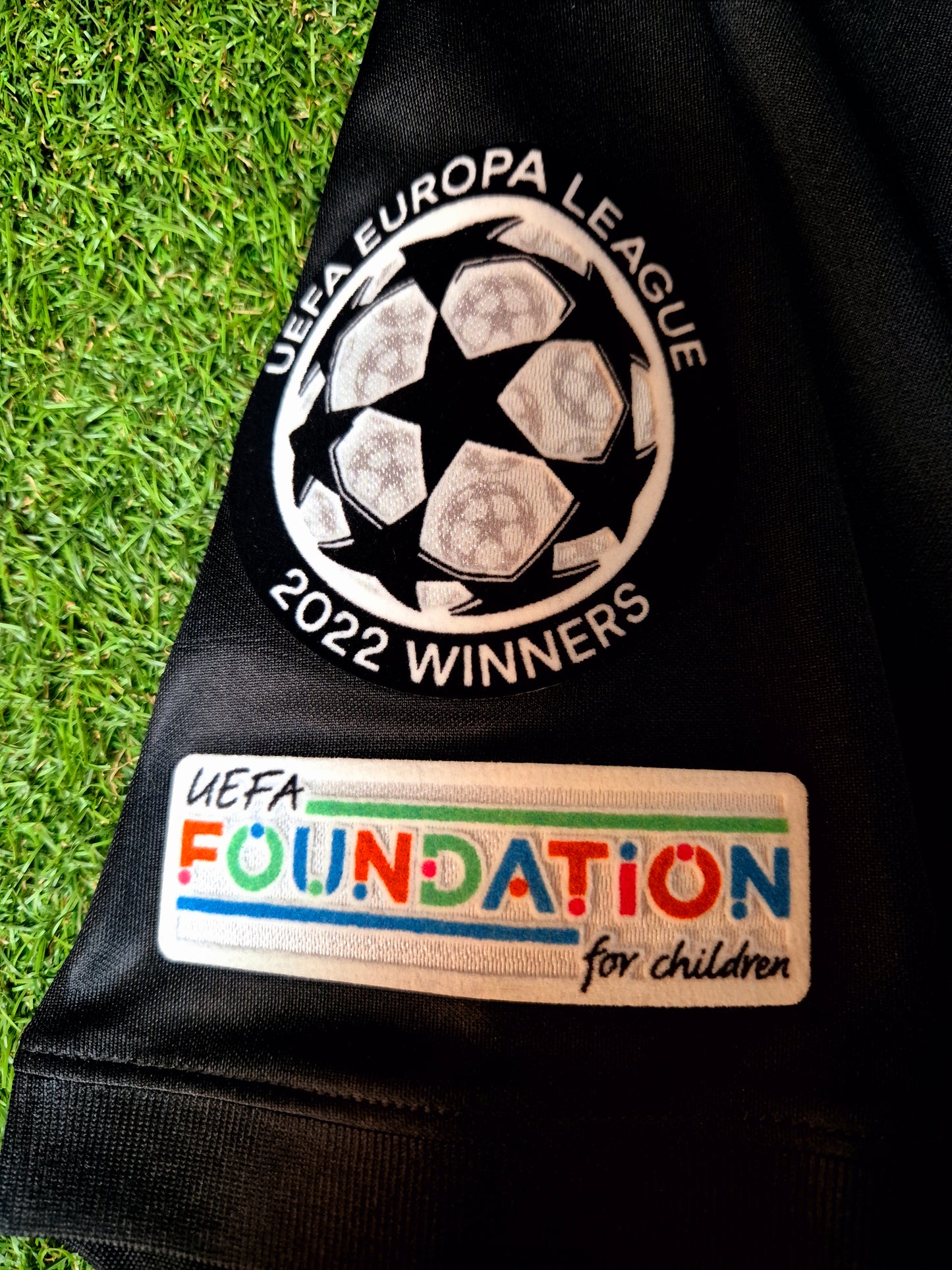 Eintracht Frankfurt - Trikot - 2022/2023 - Auswärts - XL