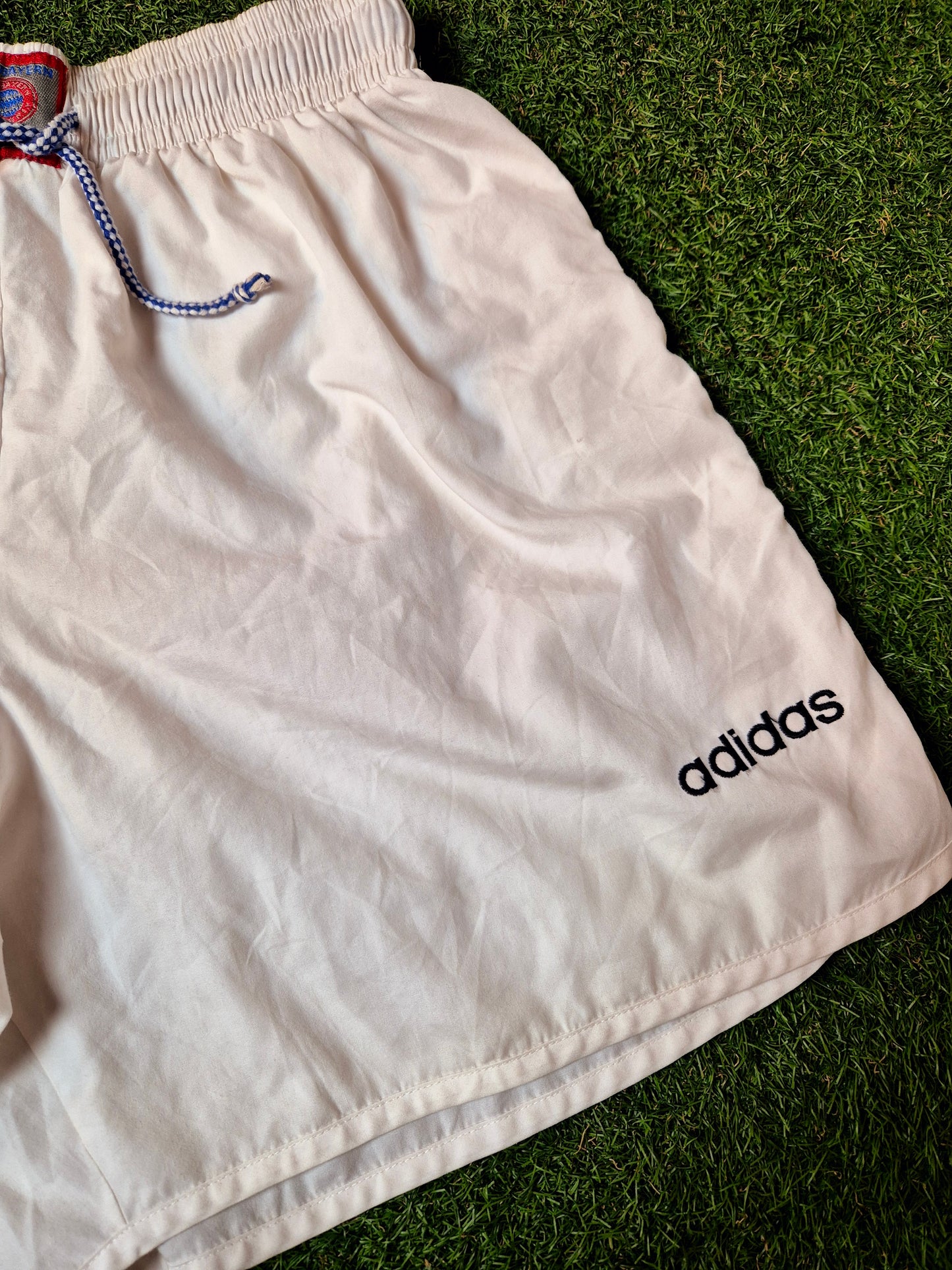 FC Bayern - Vintage Adidas Shorts Training - 1996/1998 - D7 (L/XL)