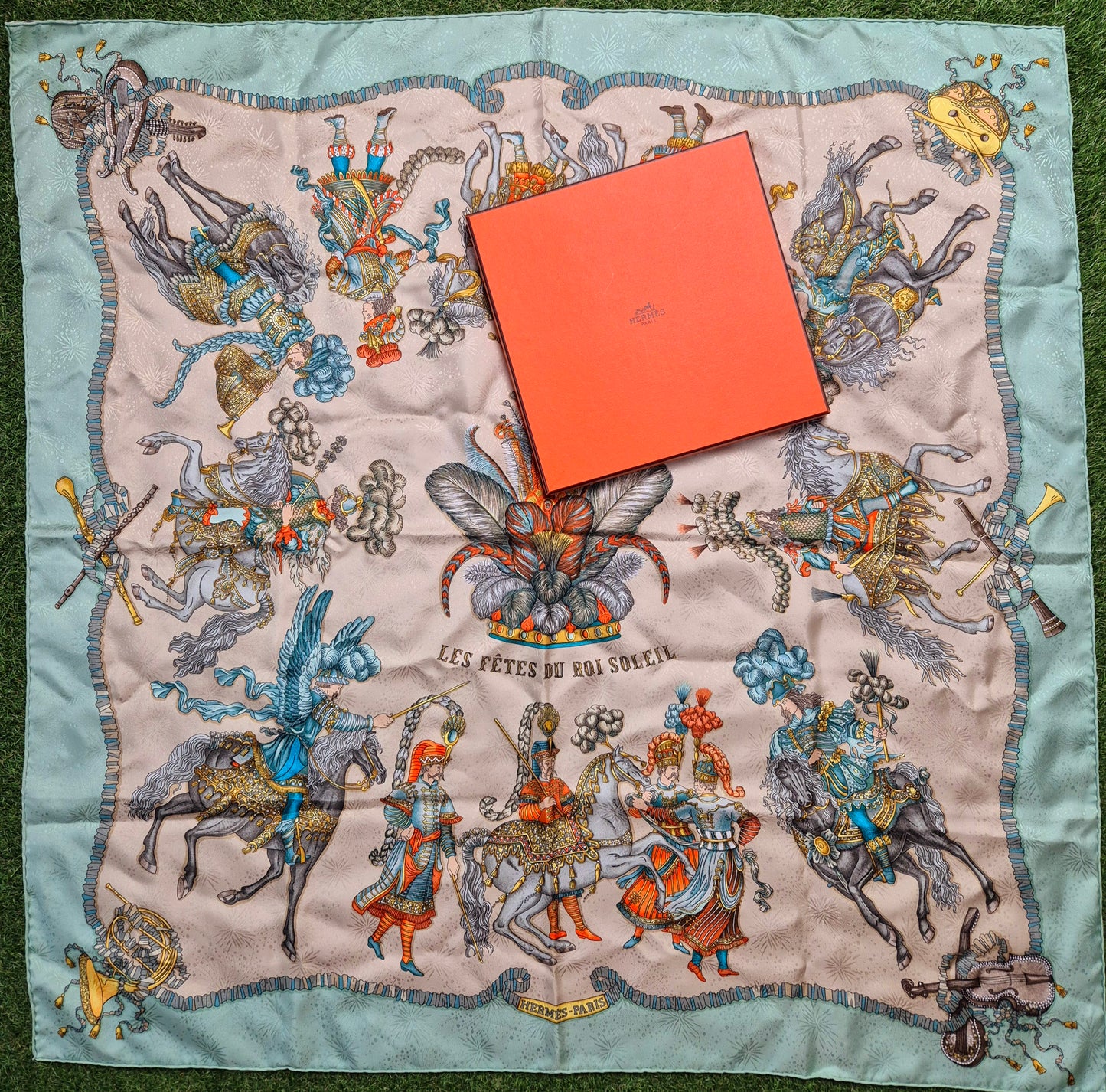 Original/Auth Hermès - Vintage Seidentuch Carré - 90 x 90 - Les Fetes Du Roi Soleil