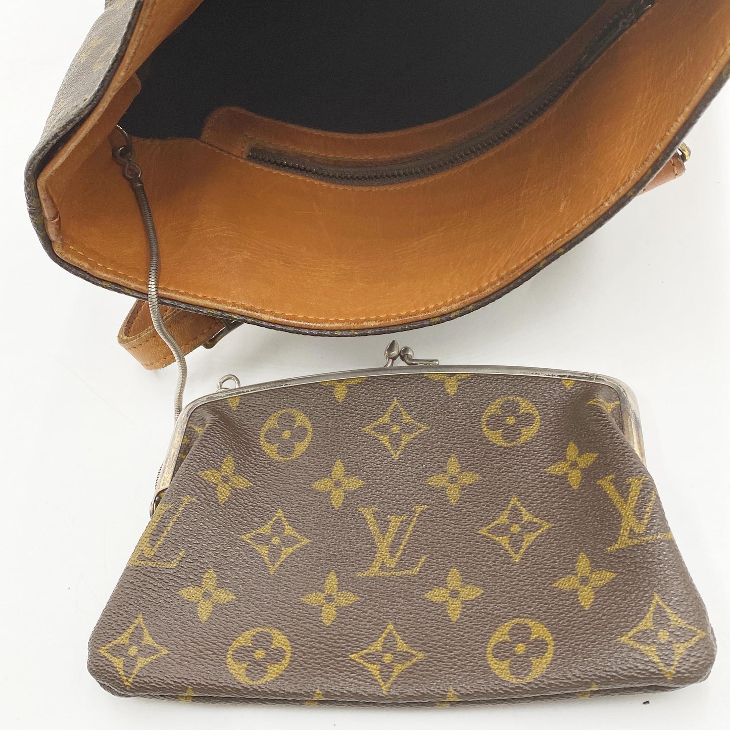 Louis Vuitton - Bucket PM USA m. Pouch - Klassisch - Monogramm Canvas