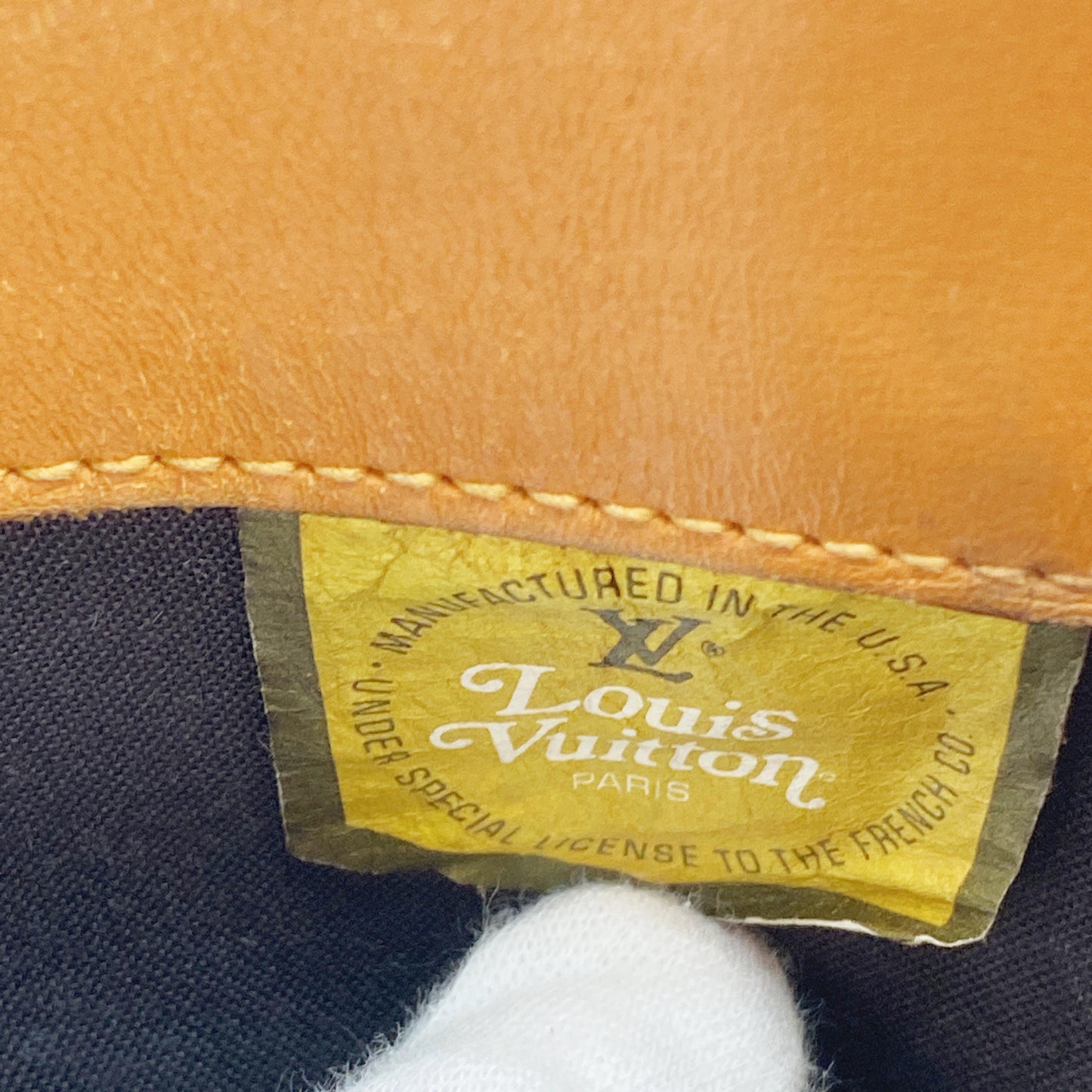 Louis Vuitton - Bucket PM USA m. Pouch - Klassisch - Monogramm Canvas