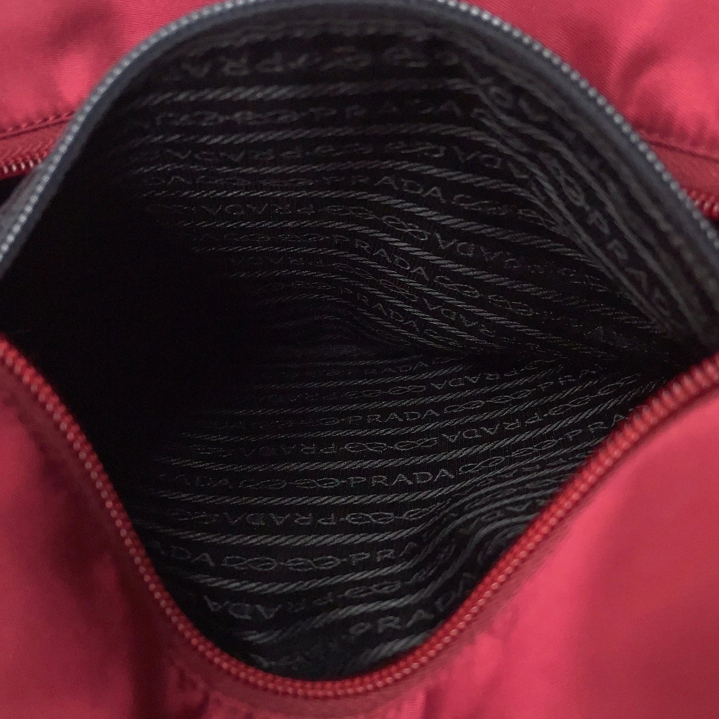 Original/Auth Prada - Tessuto Schultertasche - Klassisch - Nylon - Beere