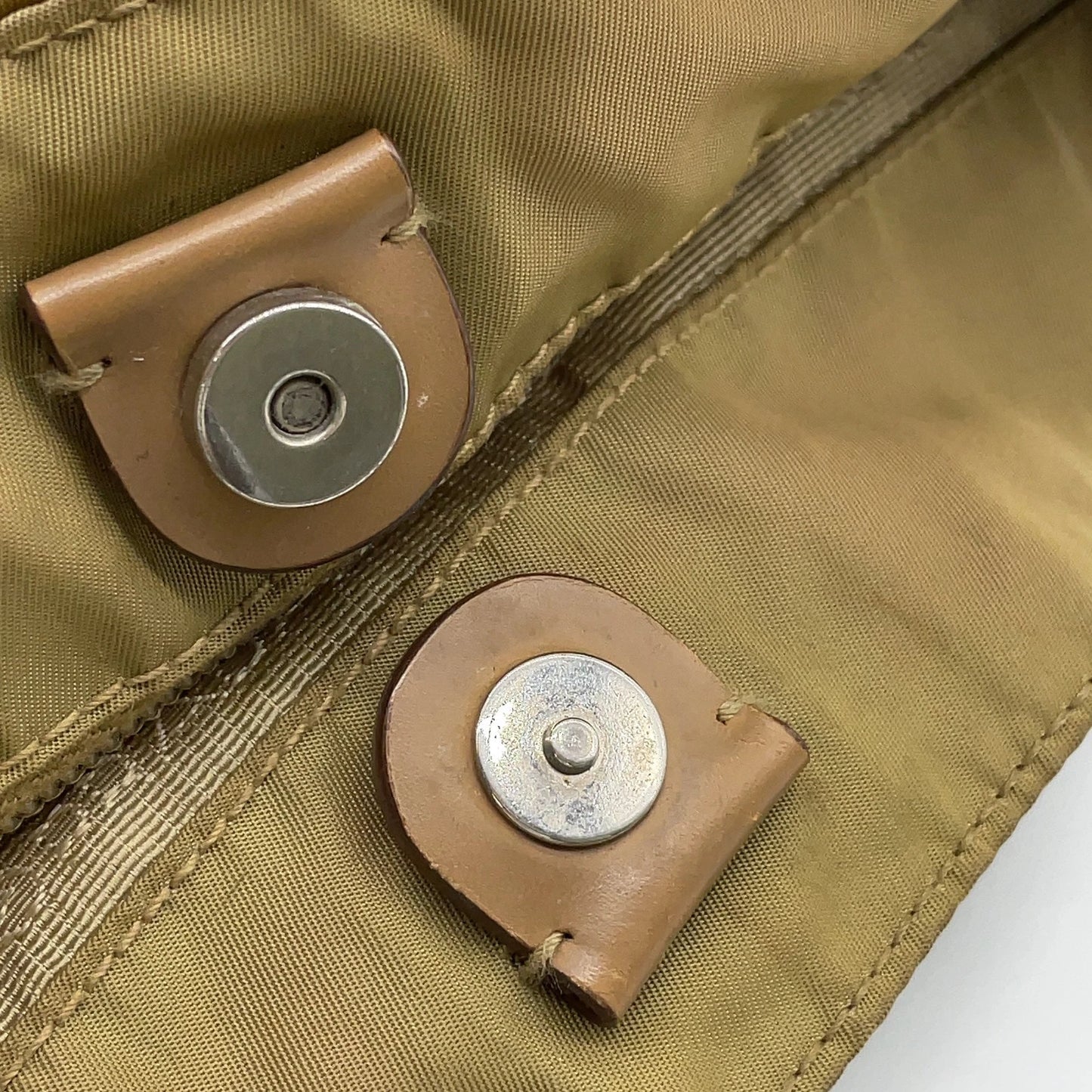 Original/Auth Prada - Tessuto Handtasche - Klassisch - Nylon / Leder - Beige